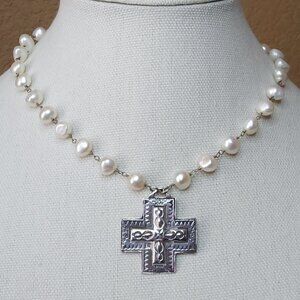 Sterling Silver 925 Cross Pendant 10mm Freshwater Pearls Necklace Choker